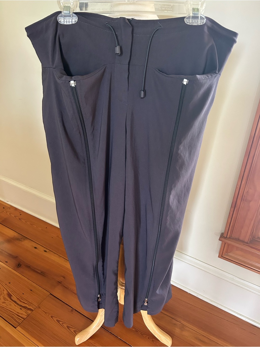 Wide-Leg Gray Zip-Front Pants with Drawstring Waist